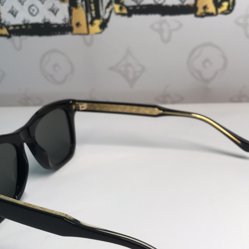 New Authentic Black Sunglasses with Gold Accents GG0910S 001 - Picture 8 of 12